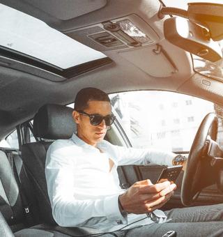 Bezpieczna jazda samochodem – dzięki smartfonowi to...