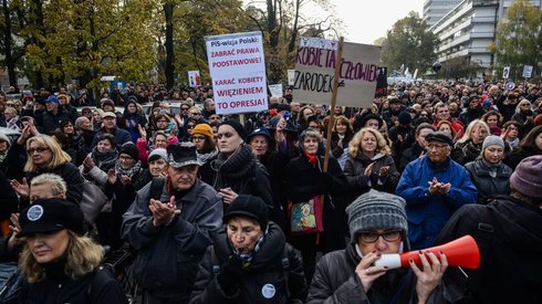 Protestujący w Warszawie