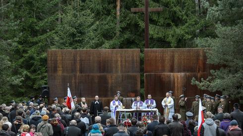 Obchody 77. rocznicy zbrodni katyńskiej na Polskim Cmentarzu Wojennym w Katyniu. Fot. PAP/Wojciech Pacewicz