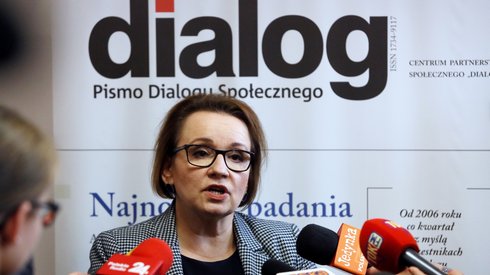 Reforma edukacji jest przemyślana, odpowiedzialna, w dodatku policzona - powiedziała dziś minister edukacji Anna Zalewska po spotkaniu z przedstawicielami związków zawodowych zrzeszających nauczycieli.