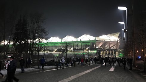 Tak prezentuje się stadion Legii na chwilę przed meczem. (fot: Tomasz Włodarczyk, Przegląd Sportowy)