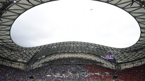 Mecz odbędzie się dziś na pięknym Stade Velodrome w Marsylii. (źr.: AFP)