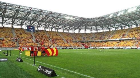 Na obu stadionach jeszcze spokojnie