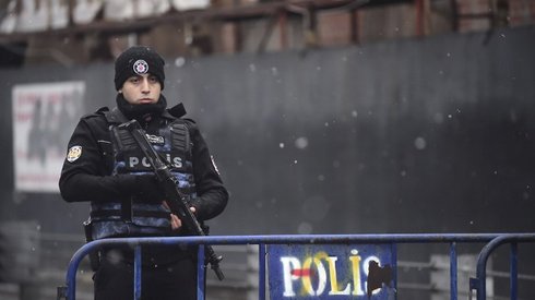 Klub jest otoczony przez policję. For. ASIN AKGUL/AFP