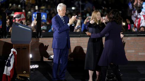 Serdeczny uścisk Chelsea Clinton i Michelle Obamy, fot. Reuters