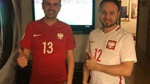 Tomasz Frankowski gotowy do komentowania spotkania! Tutaj na zdjęciu z dziennikarzem 