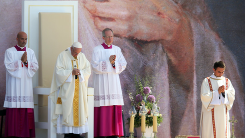  Papież Franciszek odprawia Mszę Świętą Posłania (fot. PAP/Paweł Supernak)