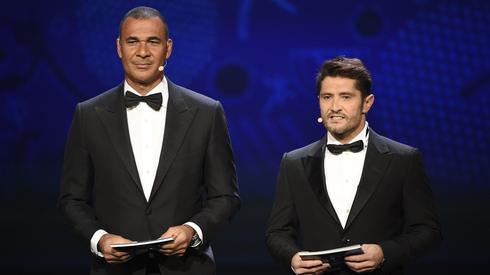 Ruud Gullit (L) i Bixente Lizarazu (fot. AFP)