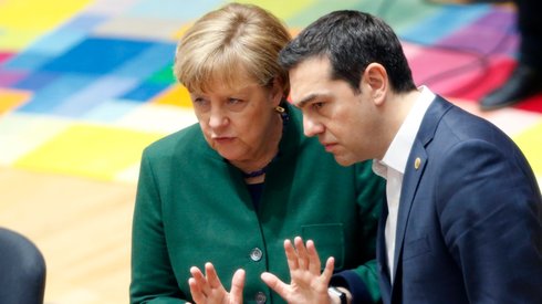 Angela Merkel i Alexis Tsipras Fot. EPA/FRANCOIS LENOIR