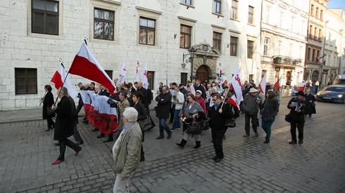  VII Biało-Czerwony Marsz Pamięci w Krakowie. Fot.  PAP/Stanisław Rozpędzik