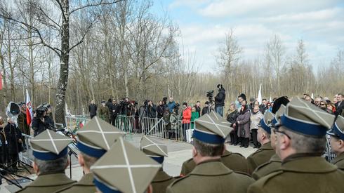 Uroczystości w miejscu katastrofy samolotu prezydenckiego Tu-154M w Smoleńsku. Fot. PAP/Wojciech Pacewicz