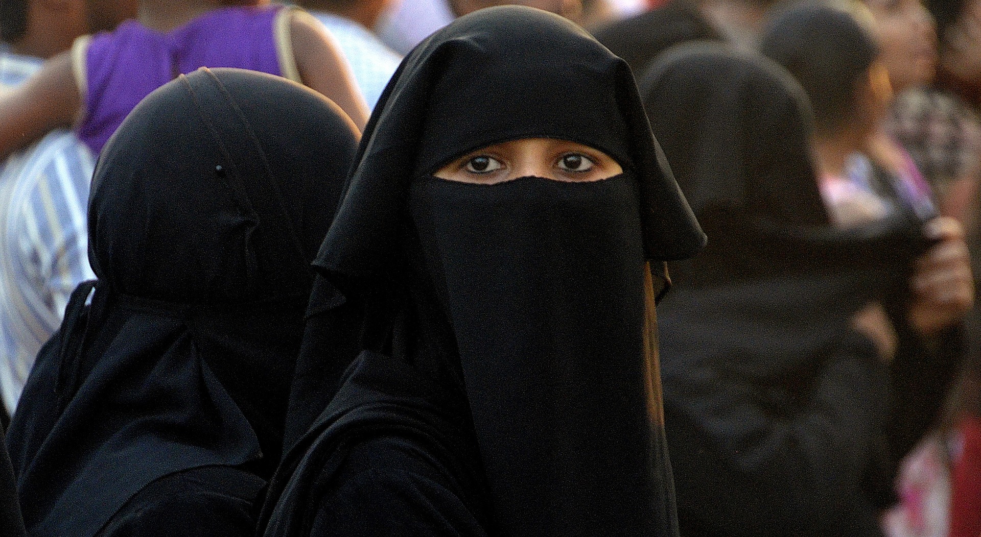 Arabia Saudyjska zmienia zasady nadzoru kobiet. Pozwolenie mężczyzny nie  będzie wymagane - Gospodarka - Forbes.pl