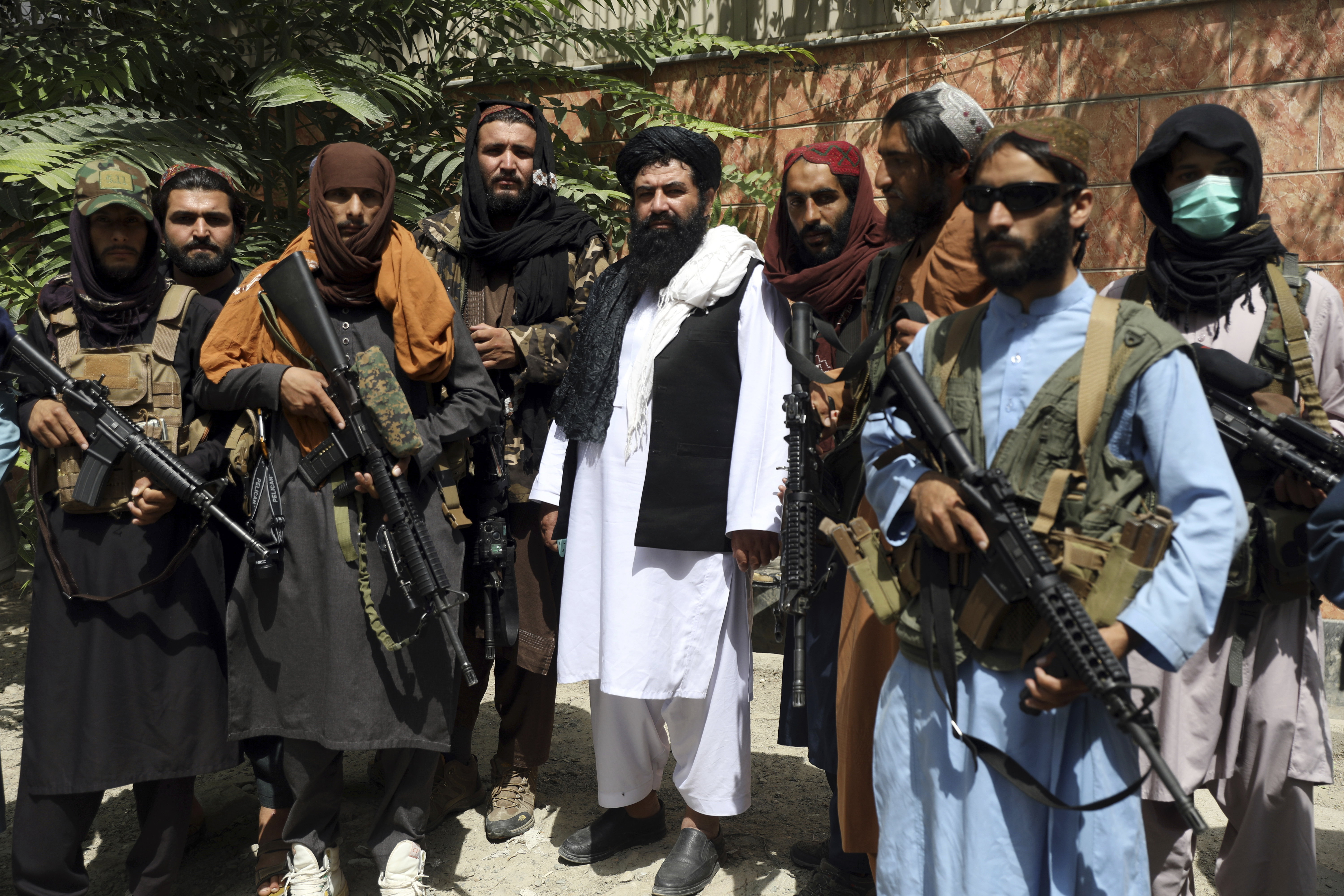 Родители таджиков террористов. Глава Талибана в Афганистане.