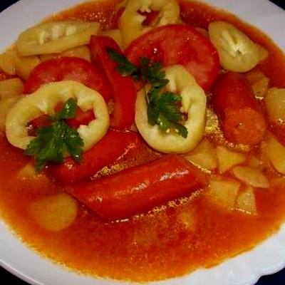 Kiadós paprikás krumpli debrecenivel