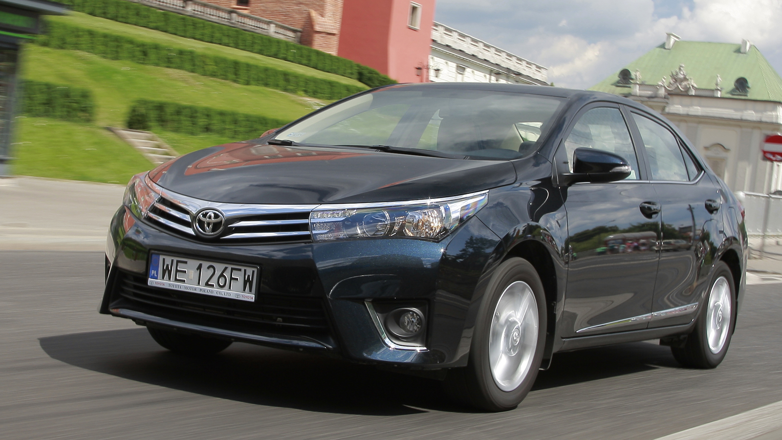 Używana Toyota Corolla Xi - Trochę Lepszy Kompakt?