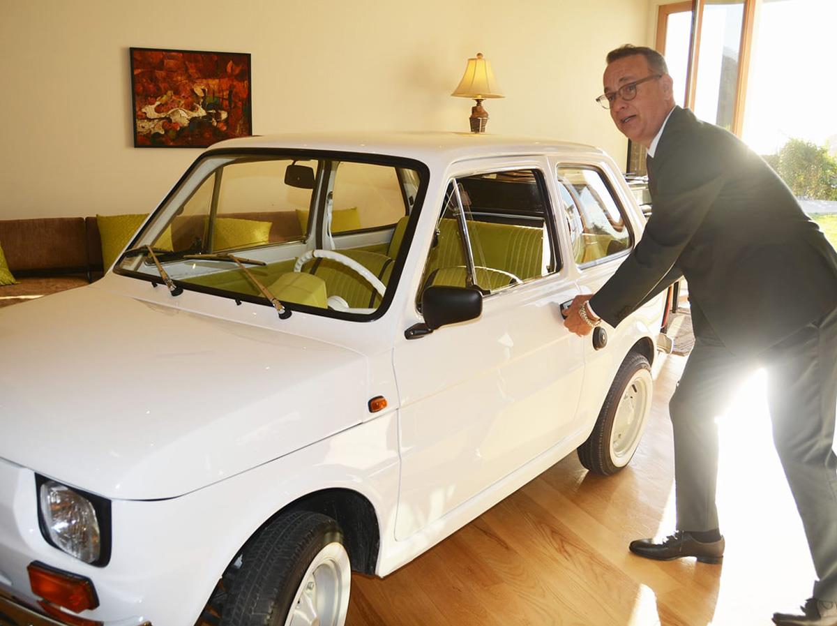 Tom Hanks odebrał Fiata 126p. Maluch dla Toma Hanksa. - Ludzie - Newsweek.pl
