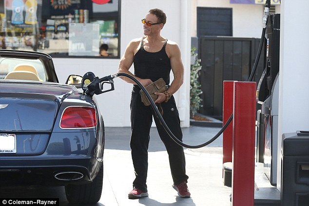 Van Damme shows off his impressive muscular physique in Venice | Pulse Ghana