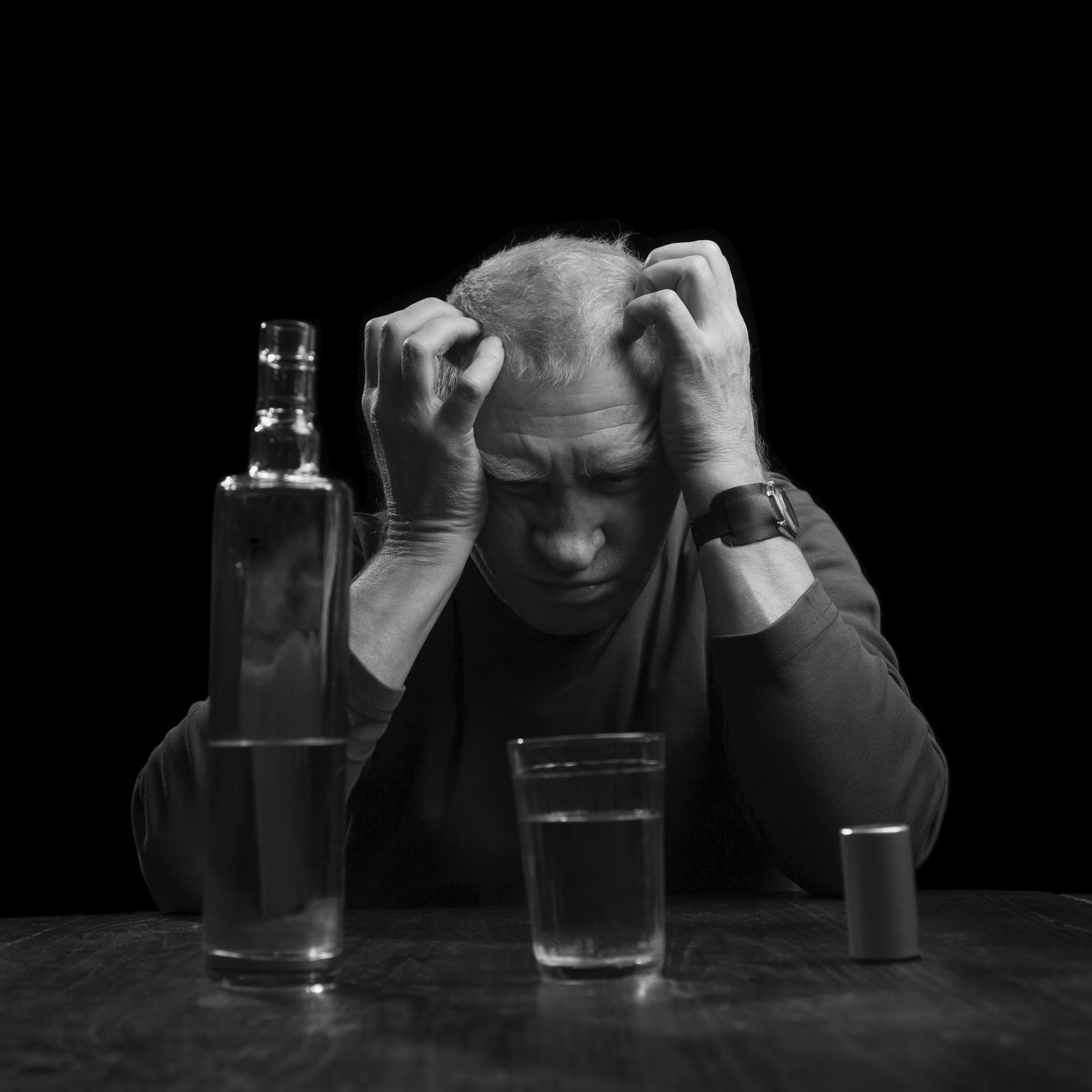 Umawiać się z kimś, kto odzyskuje alkohol