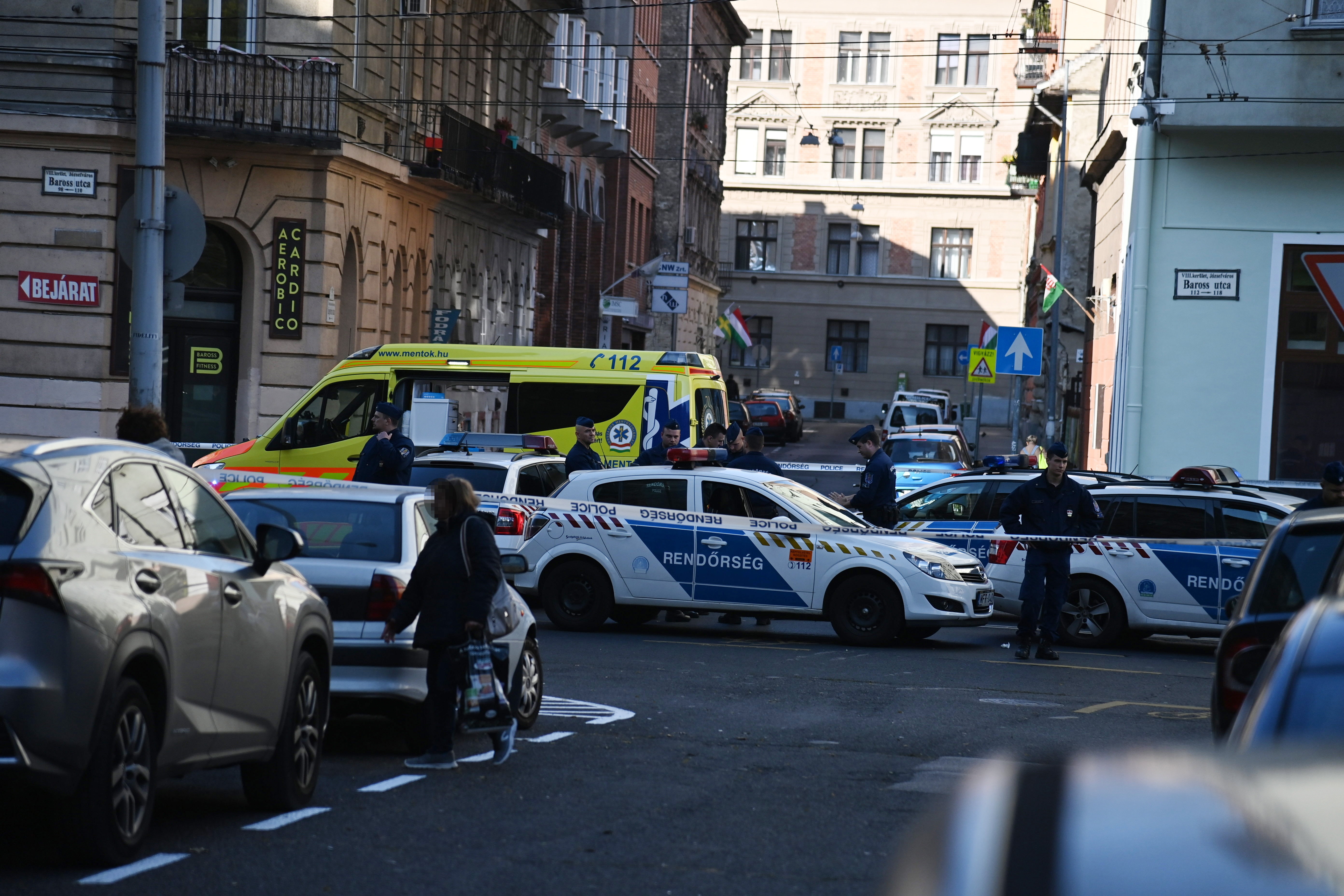 Rendőri intézkedés közben meghalt egy férfi a Baross utcában - Blikk