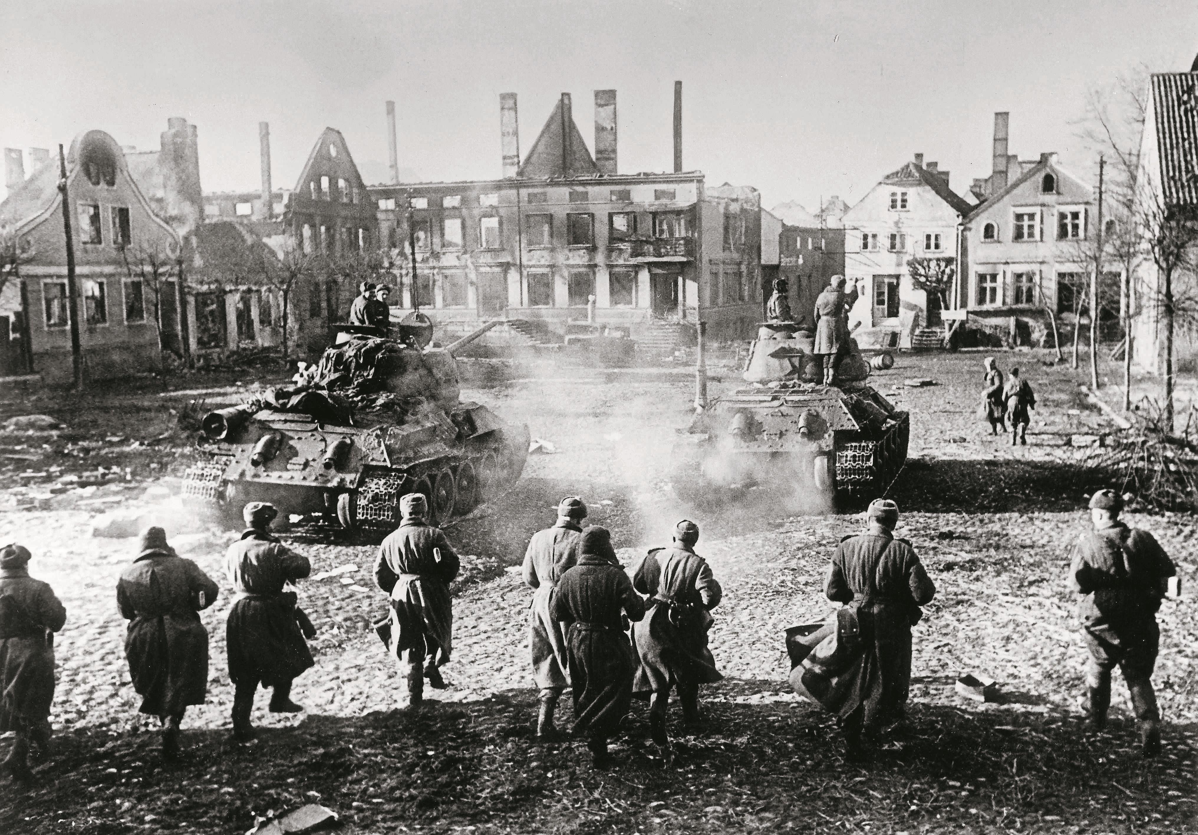 4 апреля 1945 года. Пилькаллен Восточная Пруссия 1945. Освобождение Кенигсберга 1945. Восточно-Прусская операция (1945). Взятие Восточной Пруссии 1945.