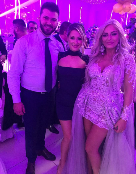 Aleksandra Bursać sa mladencima