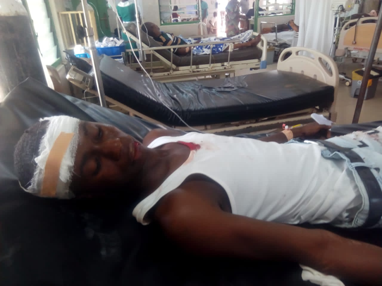 A/R: 11 in critical condition in a gory accident at Assin Nyankomase