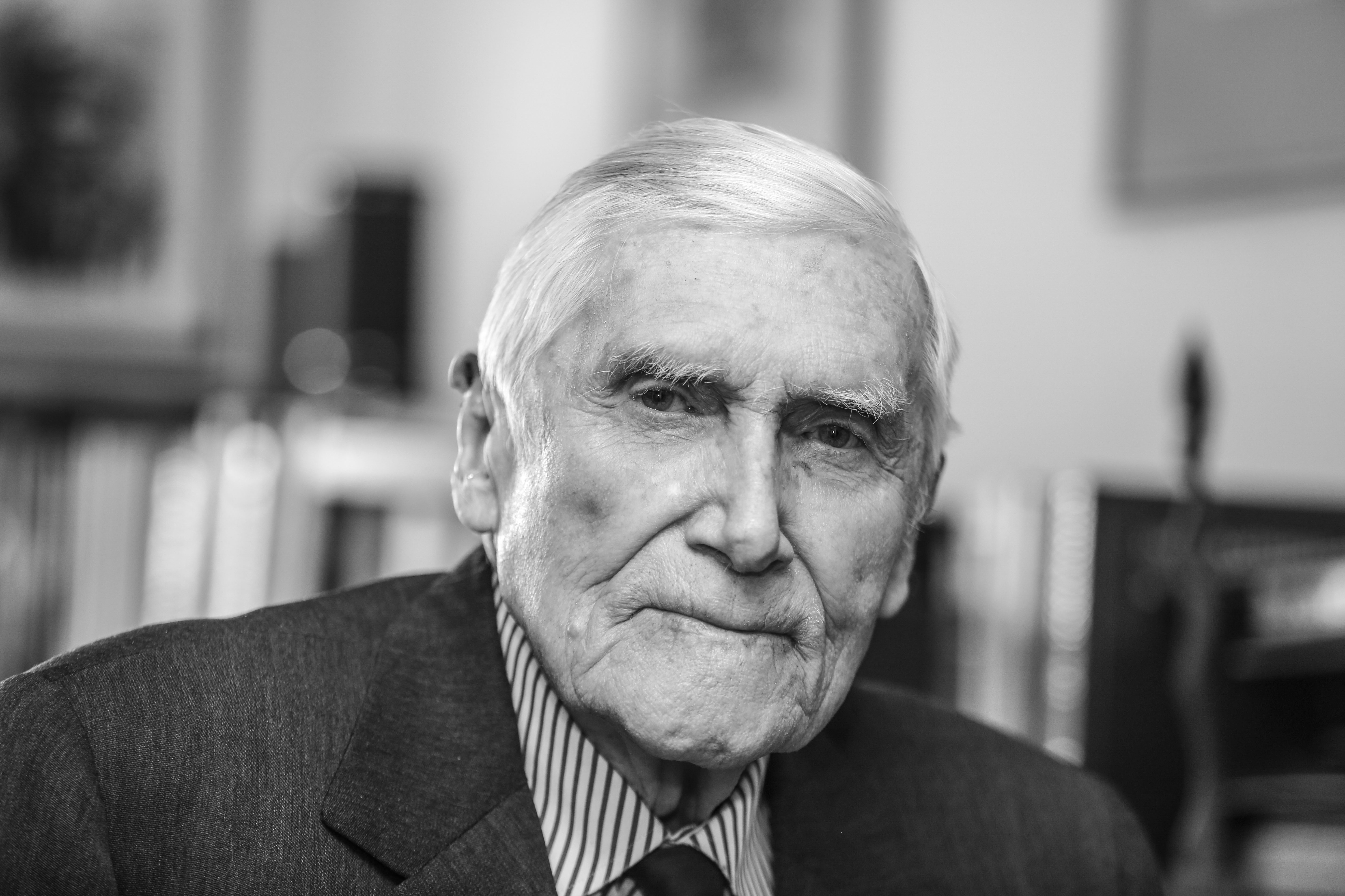 Witold Kieżun nie żyje. Bohater Powstania Warszawskiego miał 99 lat - Historia - Vimarsana News
