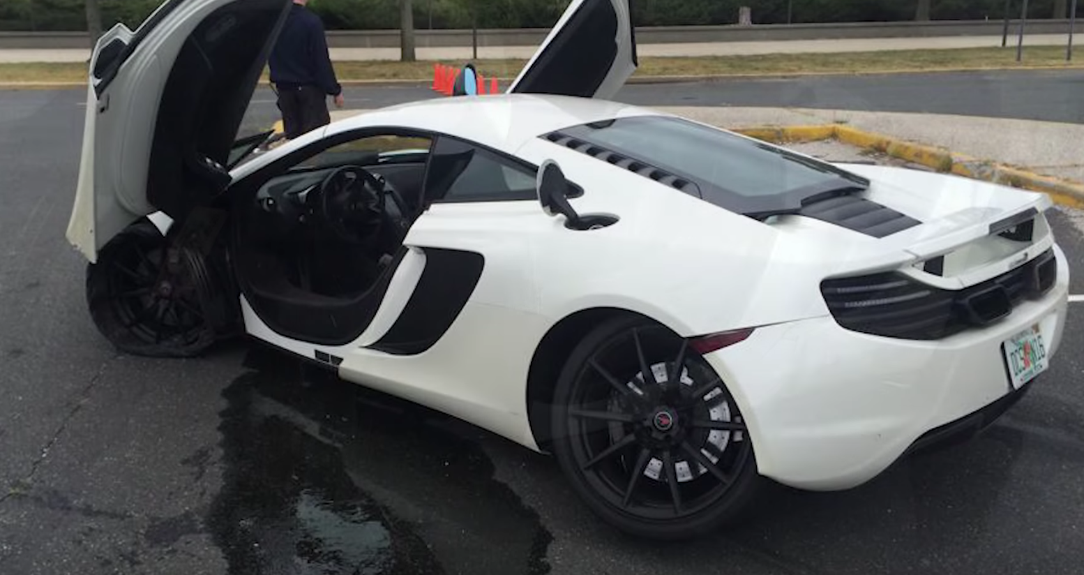 Prowadzil Jedna Reka I Rozbil Mclarena Mp4 12c