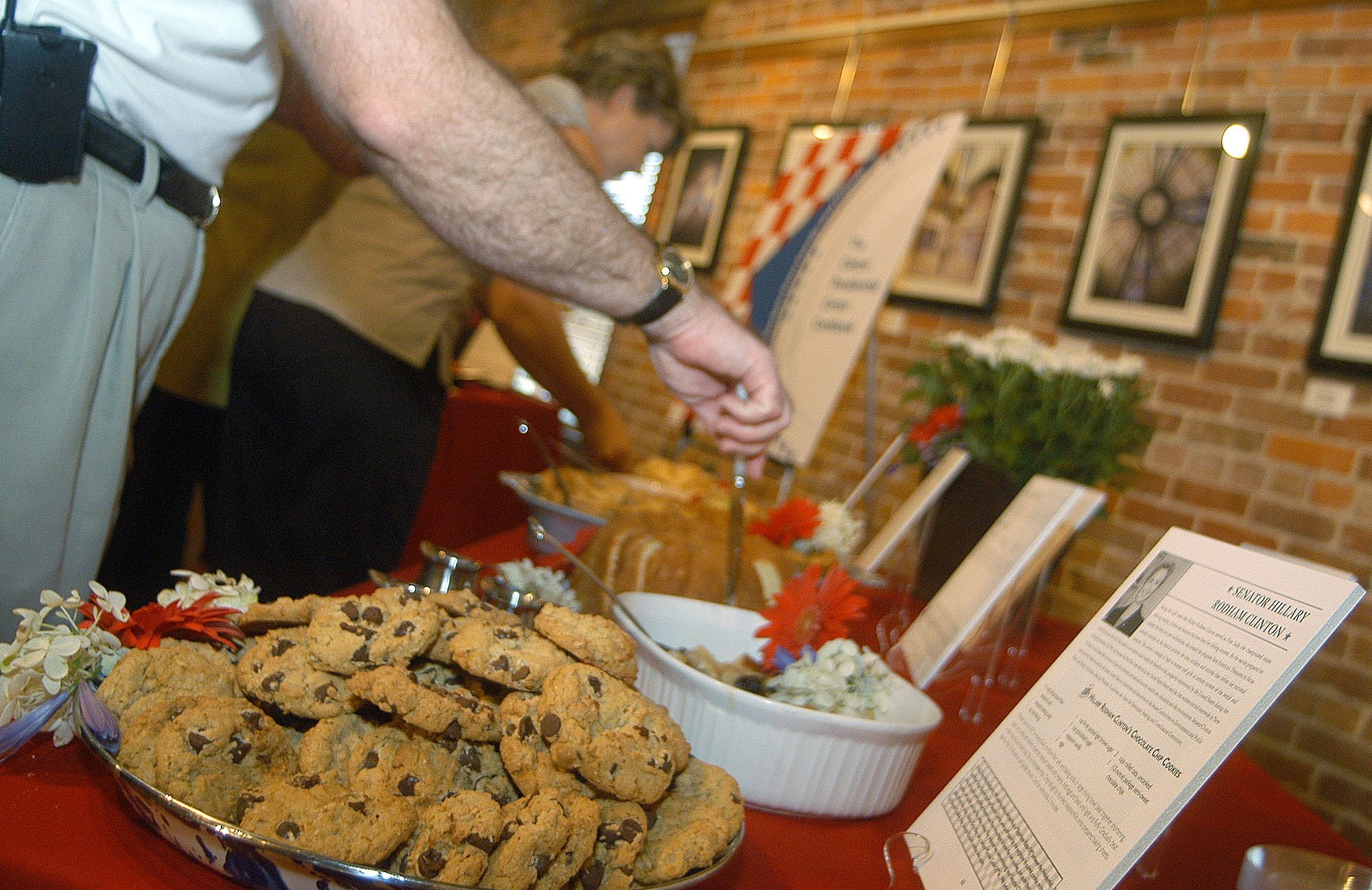 Amy Klobuchar's hot dish recipe shows how female candidates have to go to great lengths to prove