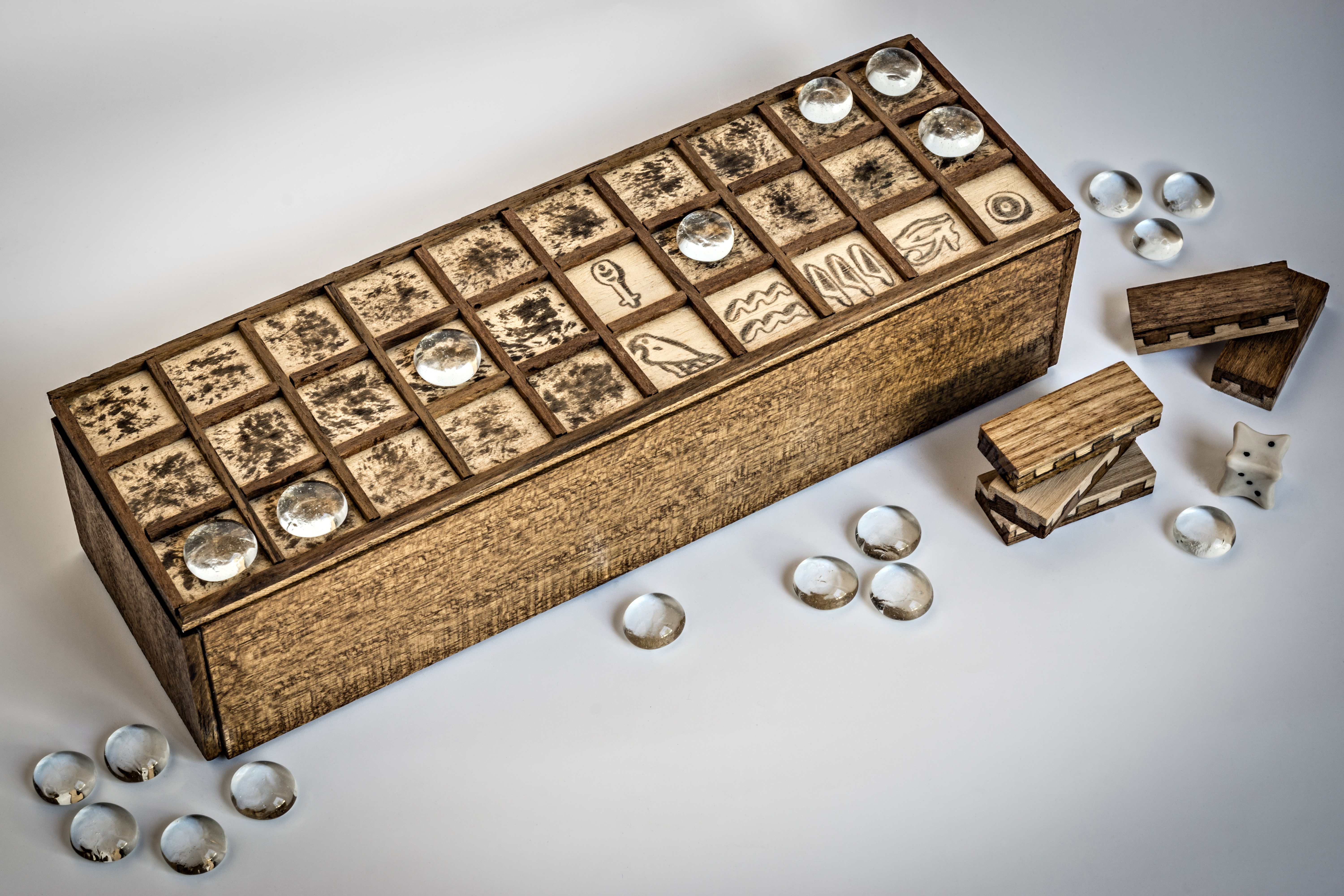 Öt és fél ezer éves a Szenet, az egyiptomiak legendás társasjátéka - Blikk