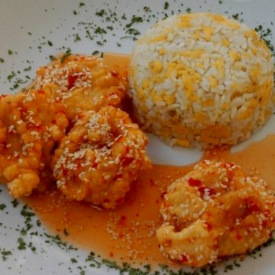 Édes-csípős csirke szezámmagos bundában