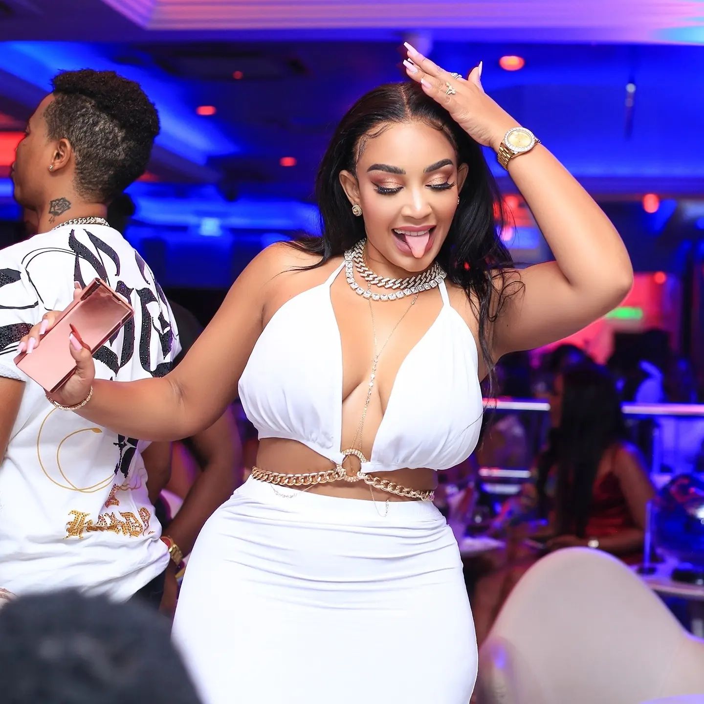 Zari clarifies on impersonation as fans bombard her with dick pics | Pulse  Uganda