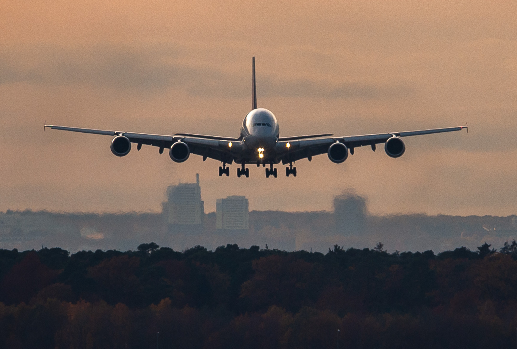 Koniec „Superjumbo”. Dlaczego Airbus A380 tak szybko zaliczył twarde  lądowanie? - Podróże - Newsweek.pl