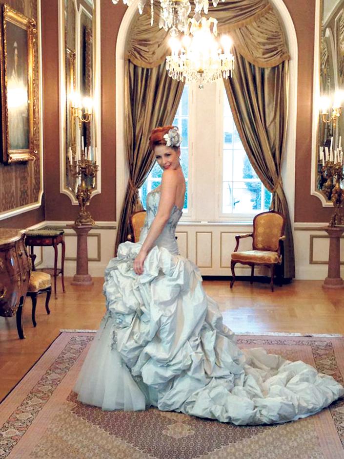 Orosz Barbi már esküvői ruhákat próbált - Blikk