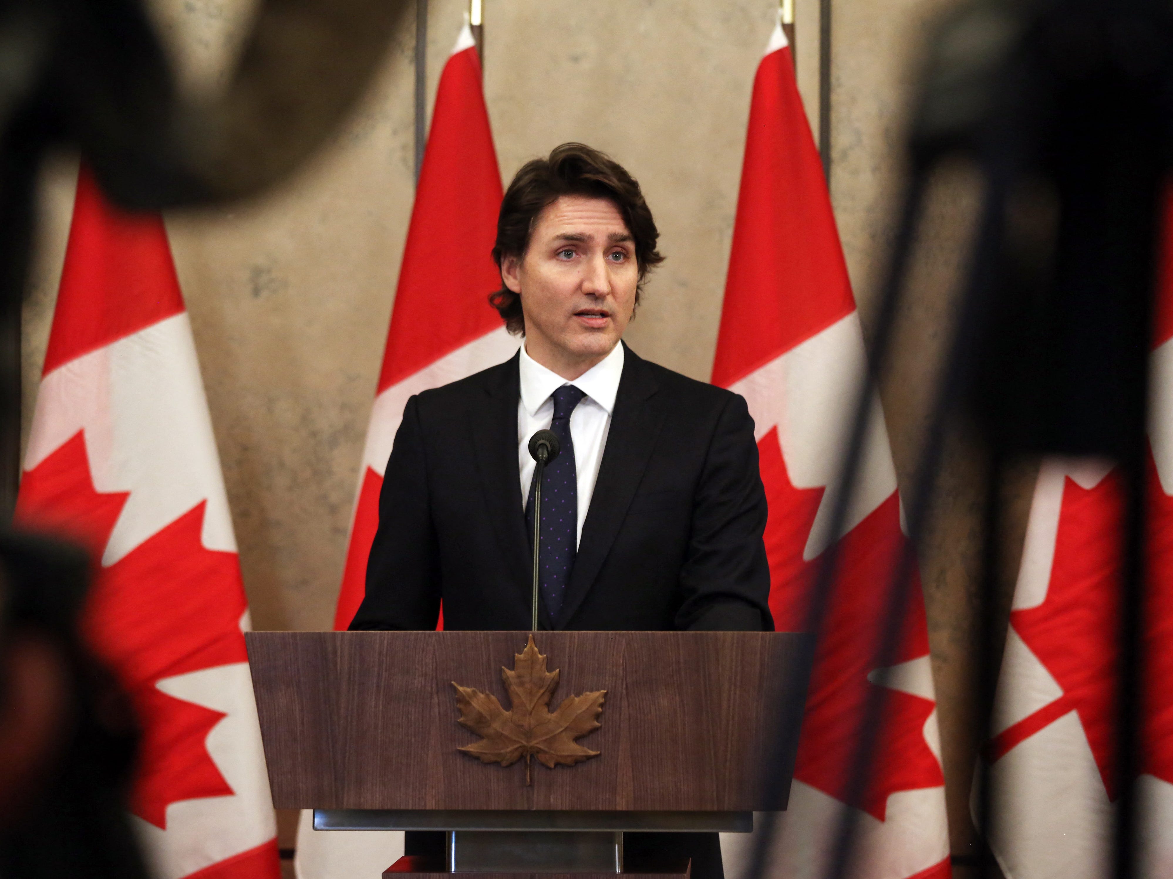 Canada bans foreigners from buying homes after home prices surged
