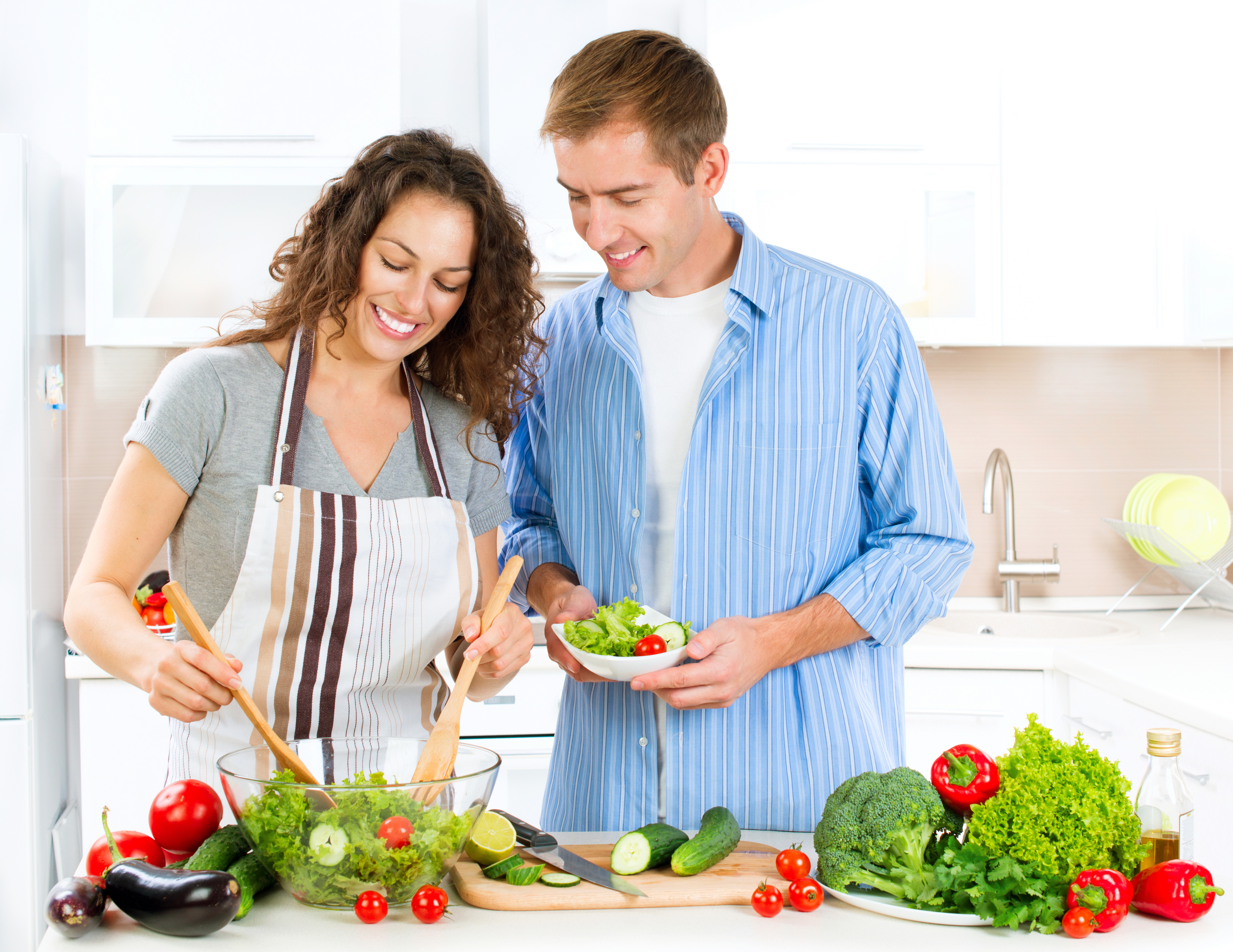 Cooking advantages. Готовка на пару. Картинка готовим вместе готовим с любовью. Happy Cooking. Cooking together.