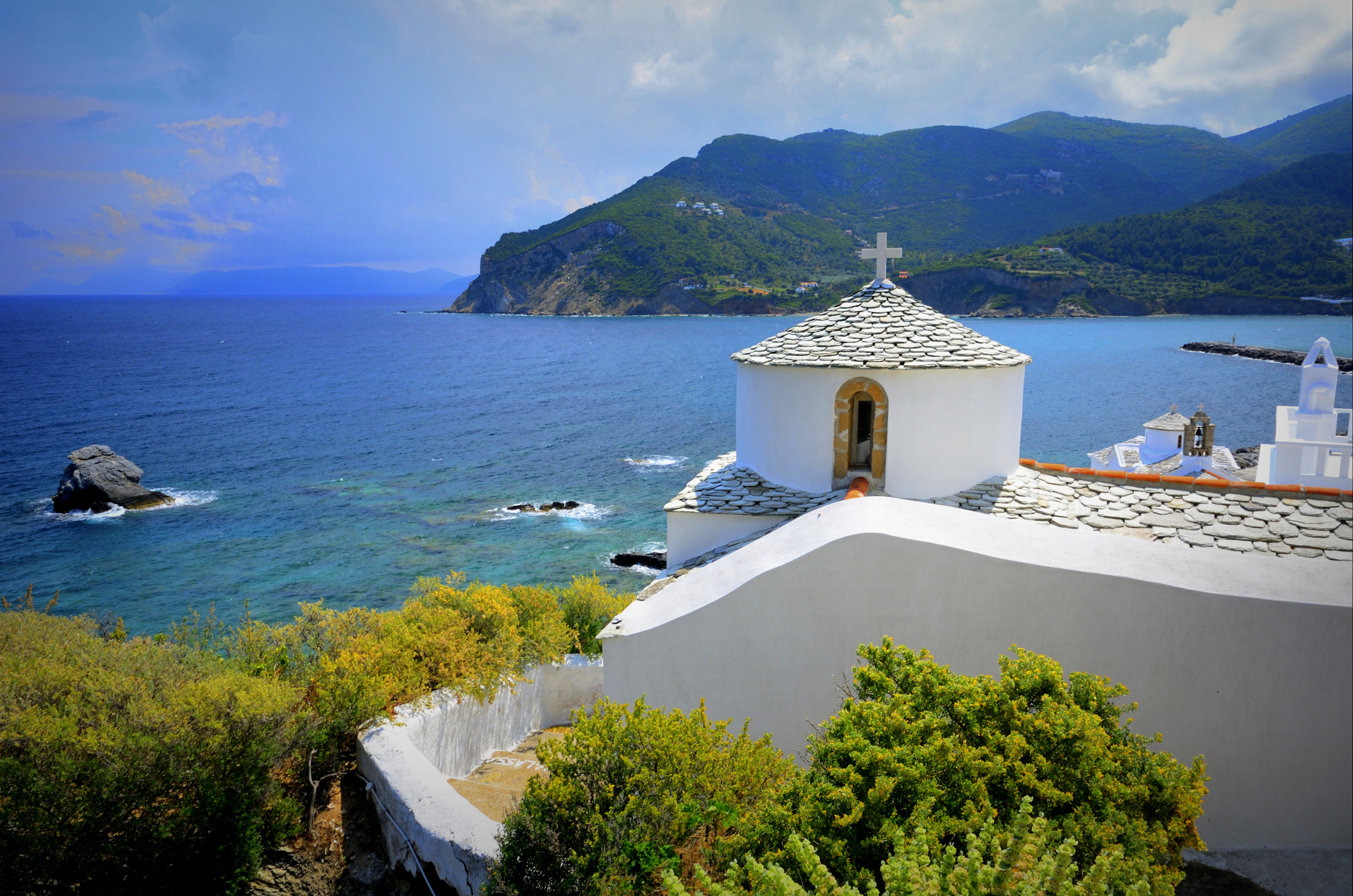 Skopelos - wyspa skarbów w Grecji znana z "Mamma Mia"; idealna na wakacje,  ślub i plażowanie - Podróże