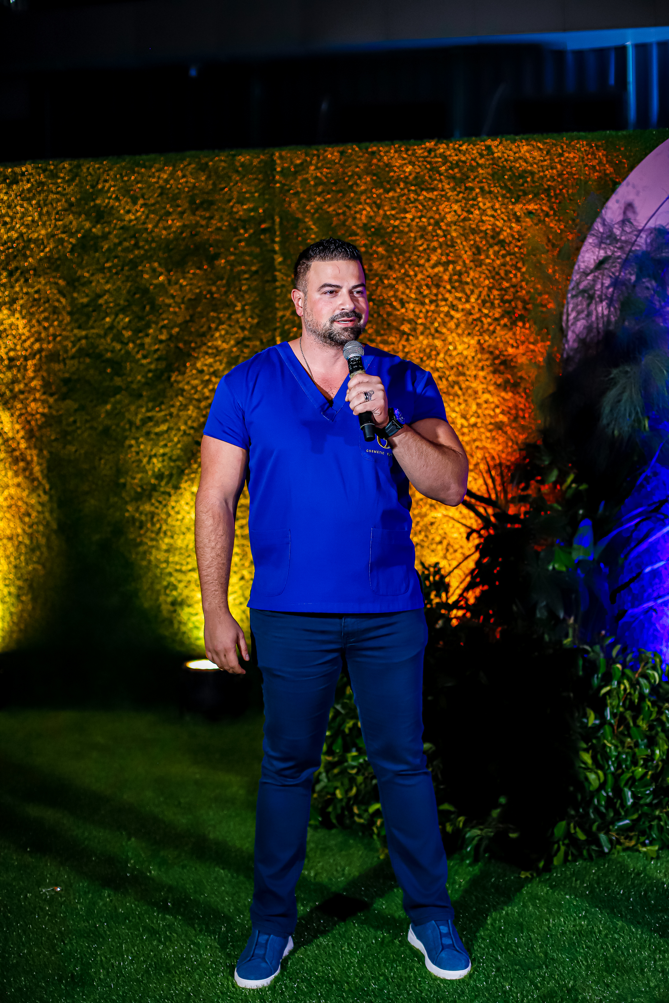 Shaer addressing the guests