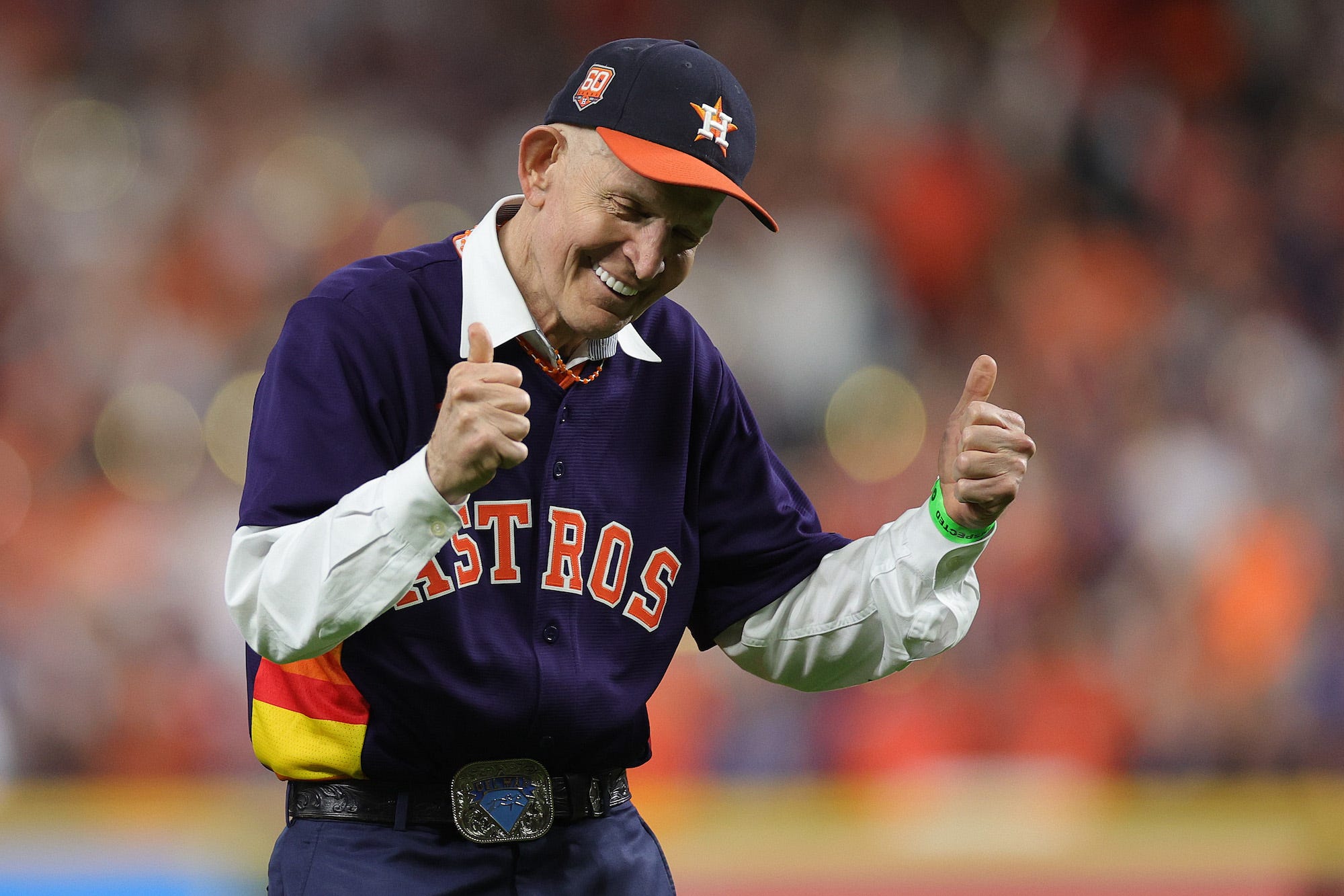 Mattress Mack made a 2 million dollar bet that the Dallas Cowboys would  beat the San Francisco 49ers