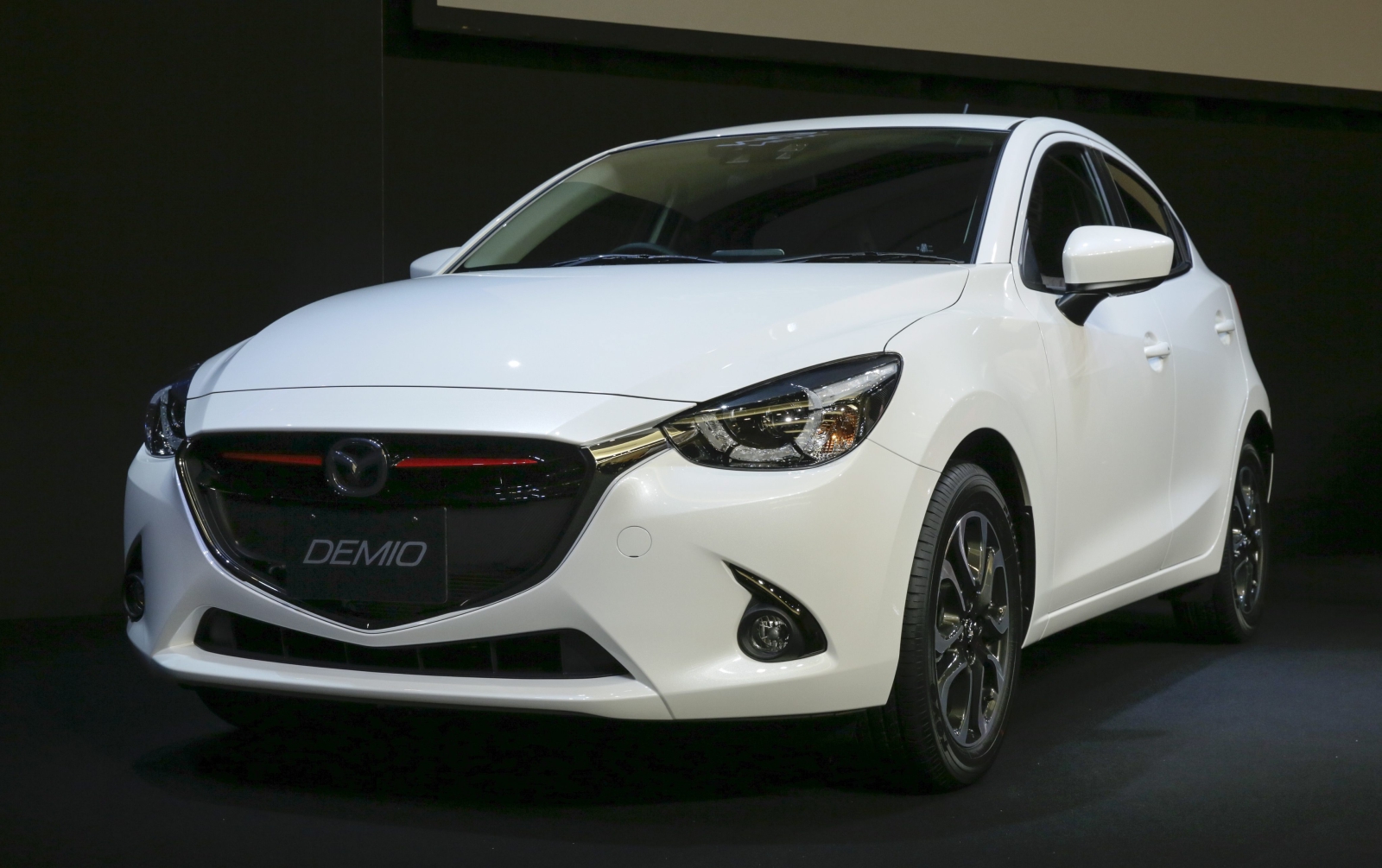 Mazda już sprzedaje nowy i najtańszy model. Prosto z Tokio