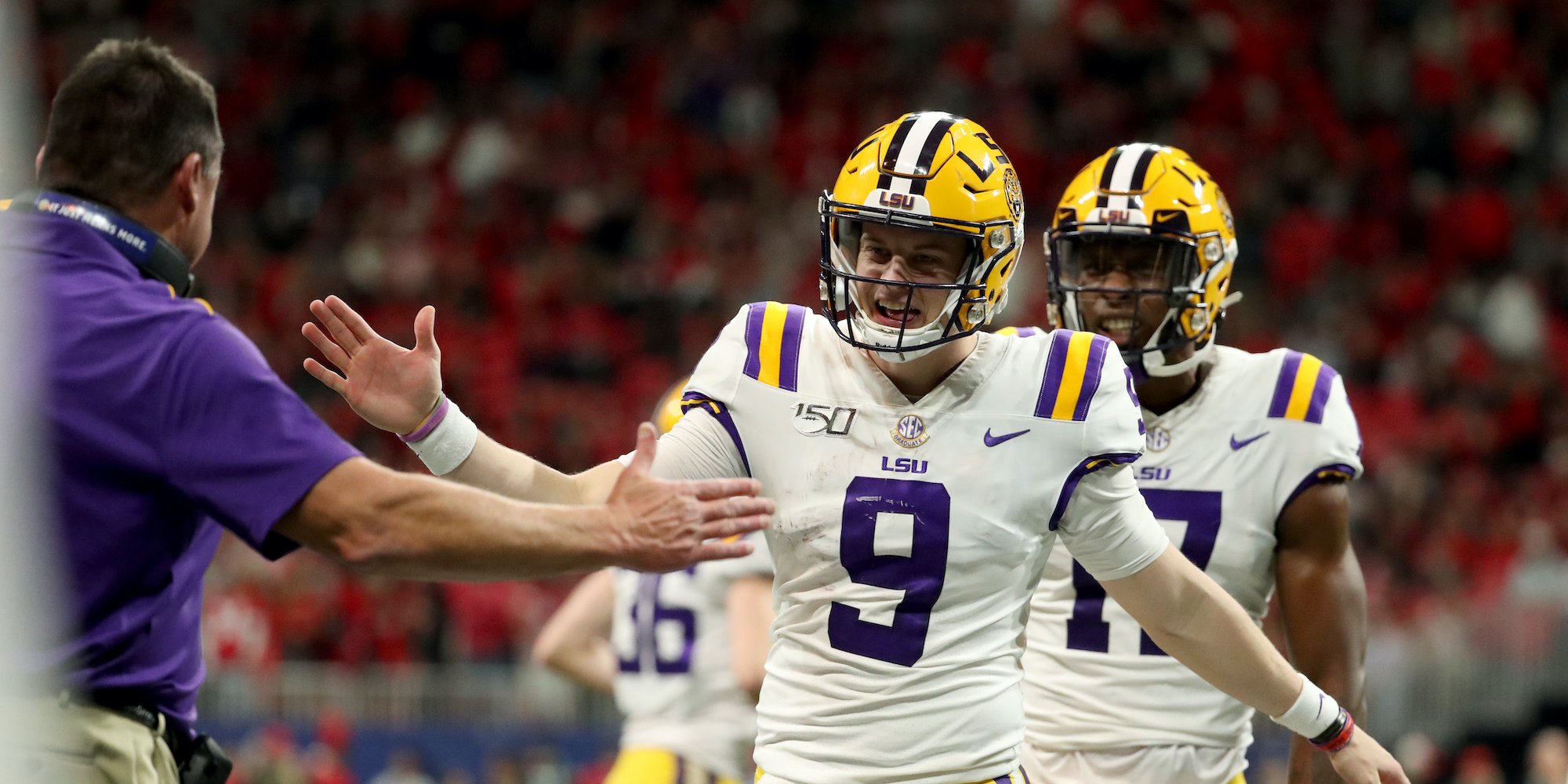 Joe Burrow wins 2019 the Heisman Trophy, thanks Coach Ed Orgeron in  emotional speech