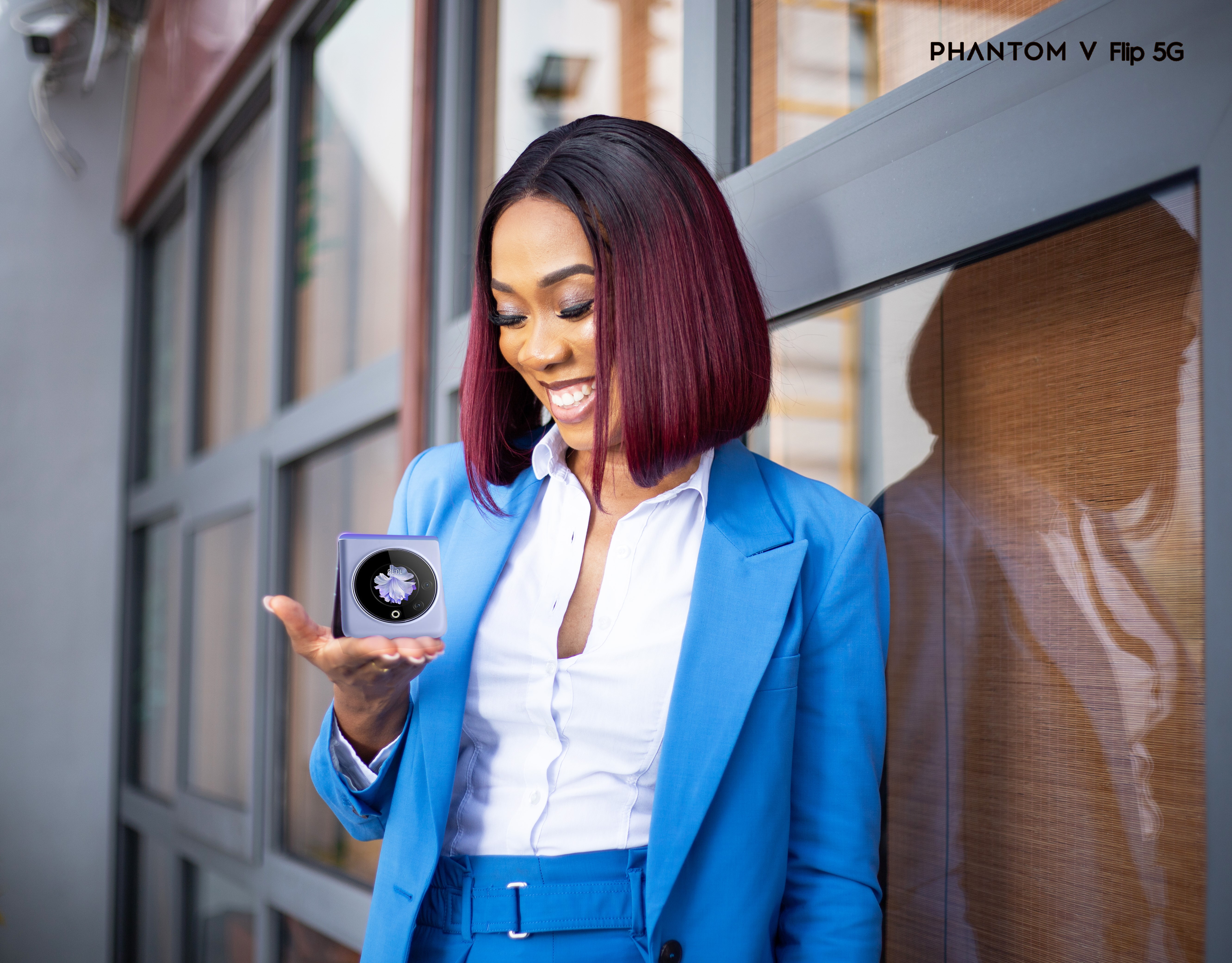 Sister Derby, Niki Samonas, Anita Akuffo, Juliet Bawuah marvel at innovation of TECNO\'s PHANTOM V Flip