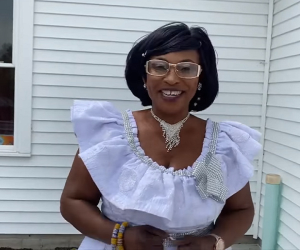 After a decade of absence, Kyeiwaa visits Ghana again (Video).