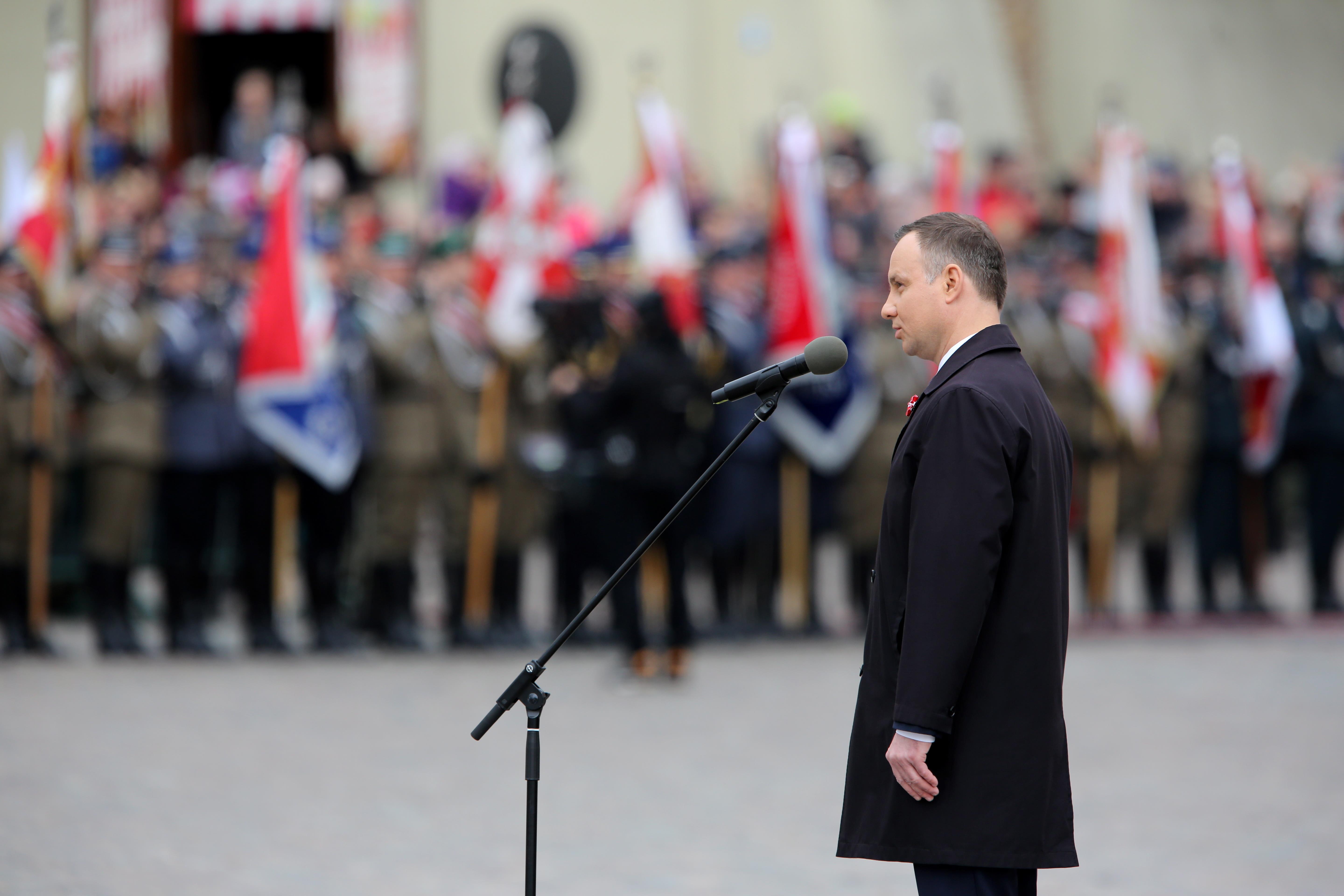 W 2003 Roku W Polsce Odbyło Się Referendum Referendum w sprawie konstytucji - Polityka - Newsweek.pl