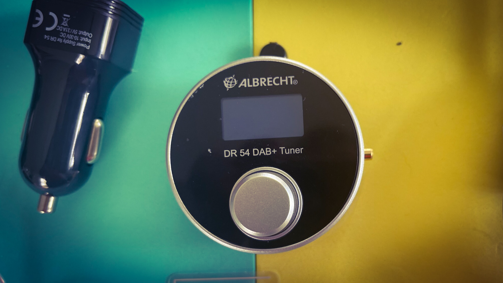 DAB-Adapter Auvisio FMX-680 im Test: Digitalradio & Bluetooth im Auto  nachrüsten