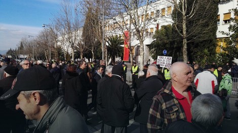 Protest ispred Skupština Crne Gore