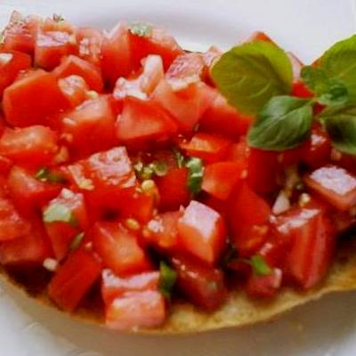 Paradicsomos bruschetta