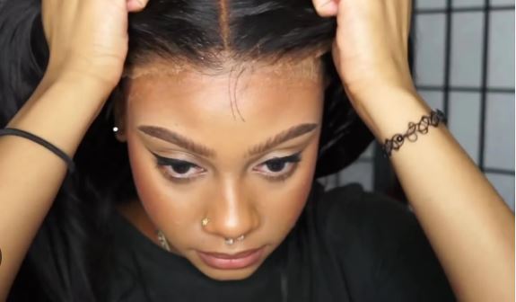 For women: 4 easy hacks to remove lace frontal without damaging the hair