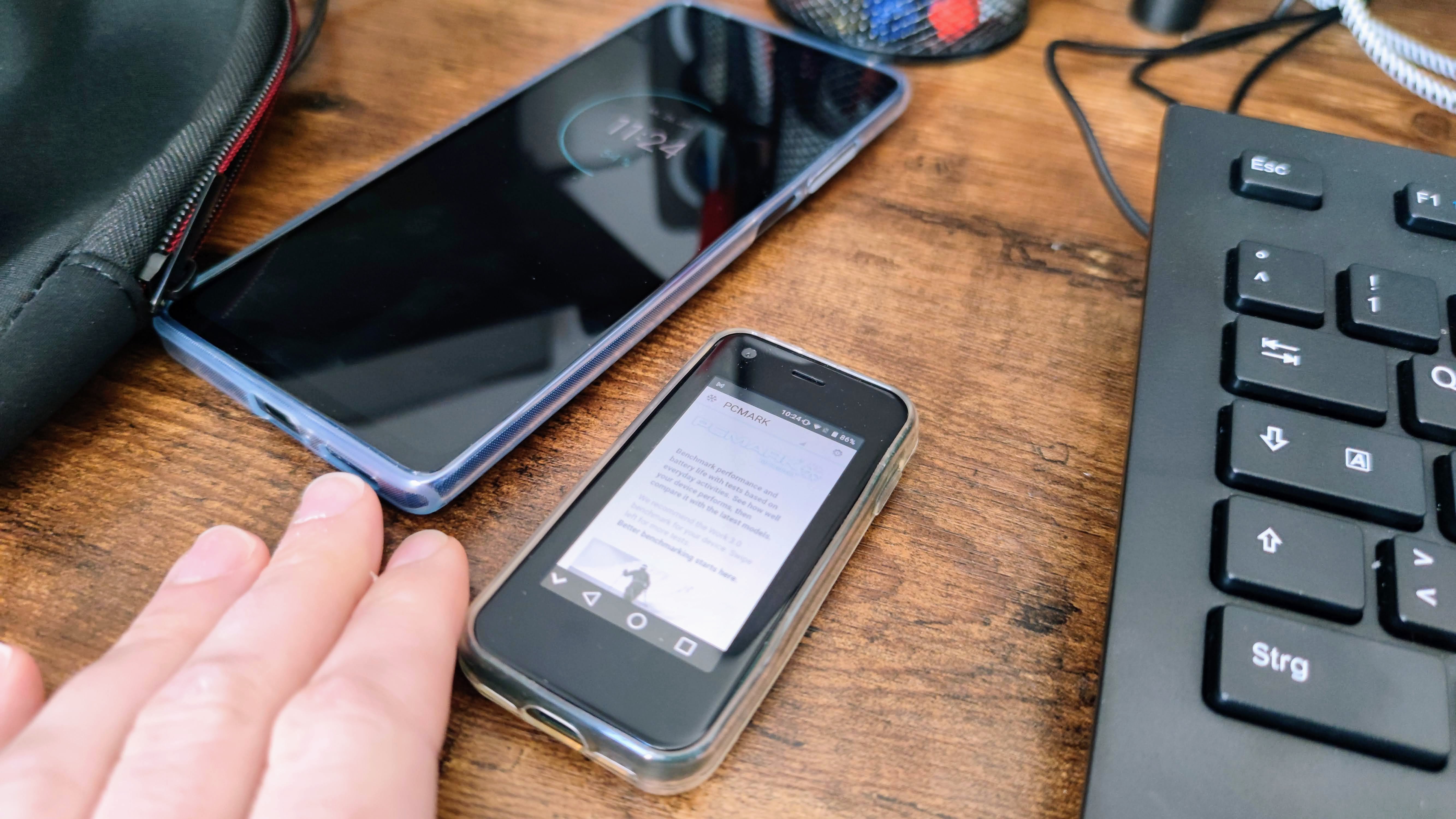 Android-Zwerge: Mini-Smartphones bis 4 Zoll ab 45 Euro