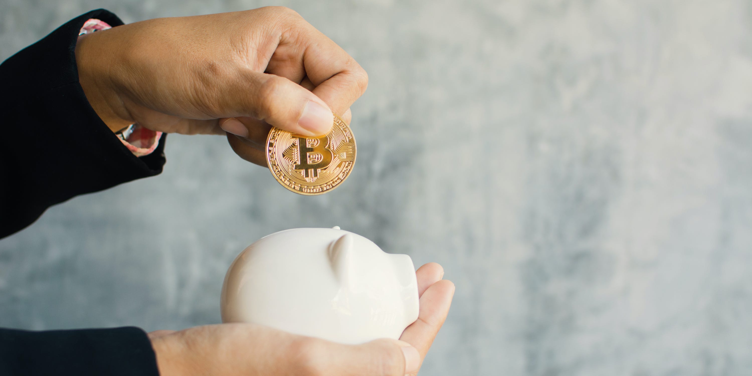 How to invest in bitcoin: The major ways to buy, their pros and cons, and  the strategies to consider | Business Insider Africa